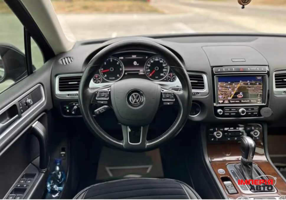 Volkswagen Touareg - фото 14