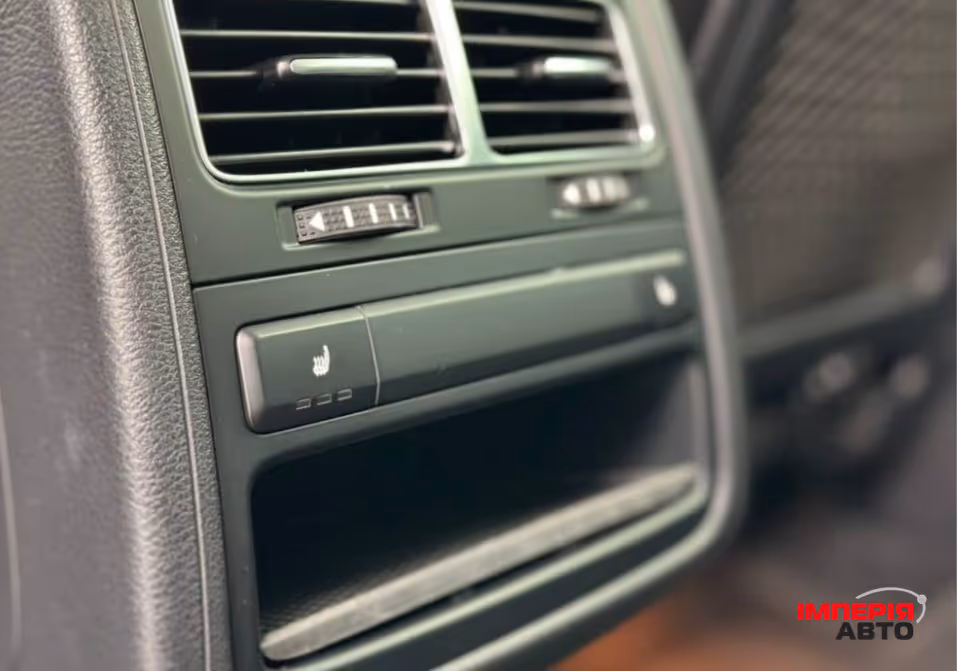 Volkswagen Touareg - фото 15