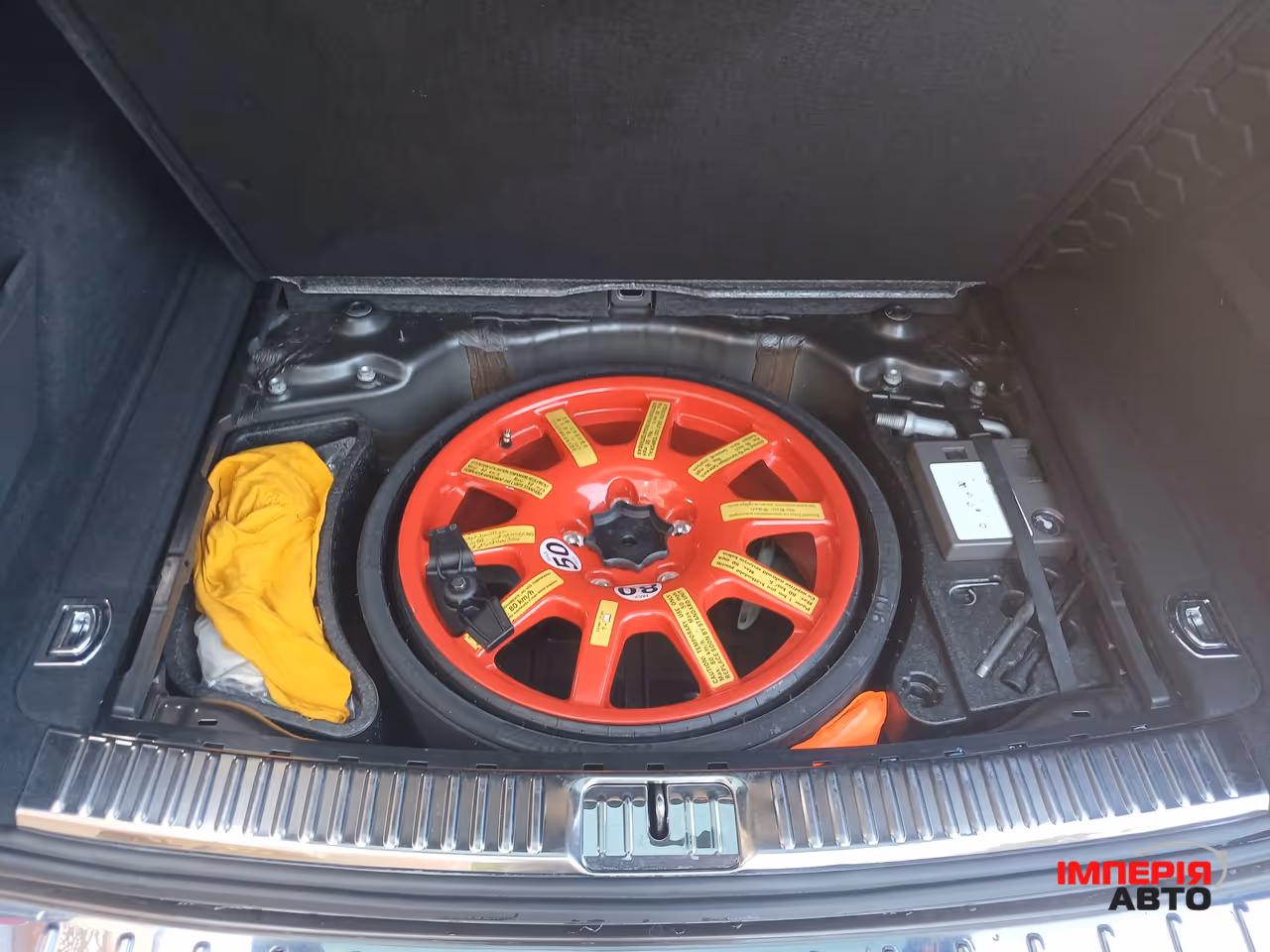 Volkswagen Touareg - фото 39