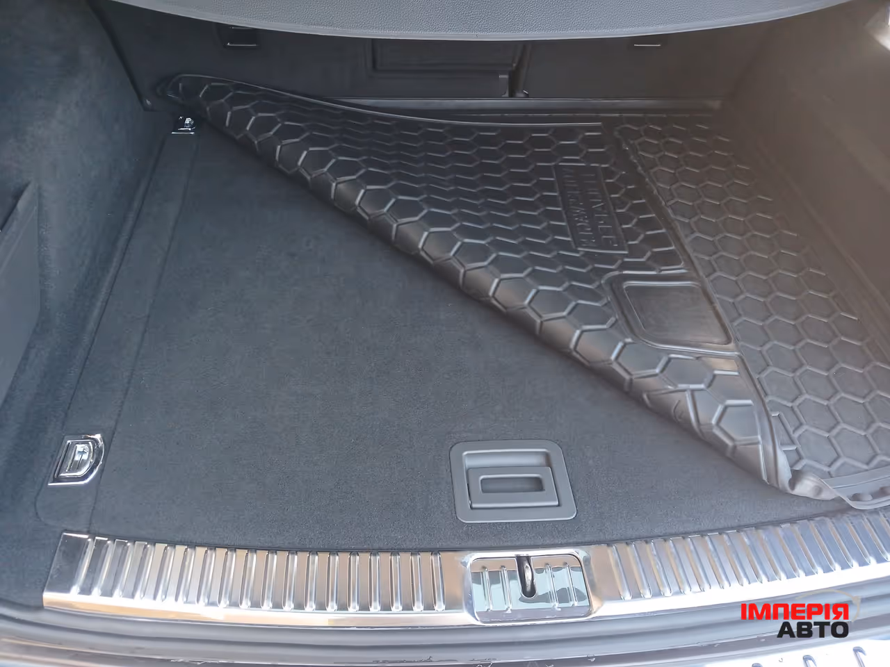 Volkswagen Touareg - фото 40