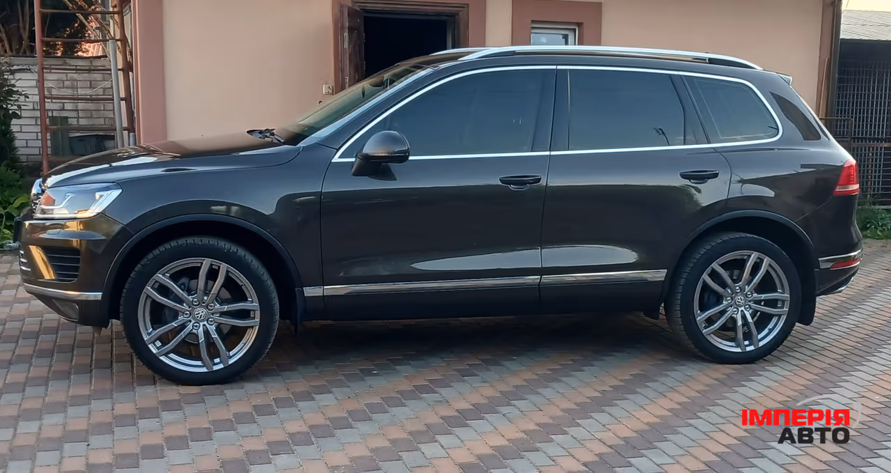 Volkswagen Touareg - фото 8