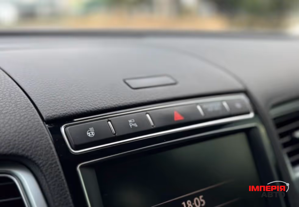 Volkswagen Touareg - фото 18