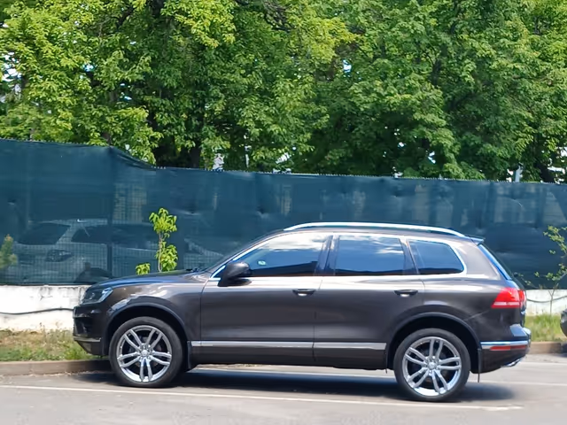 Volkswagen Touareg - фото 5