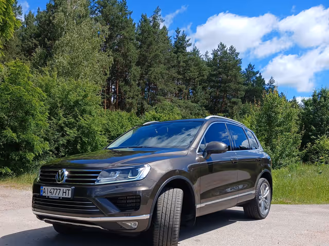Volkswagen Touareg - фото 1