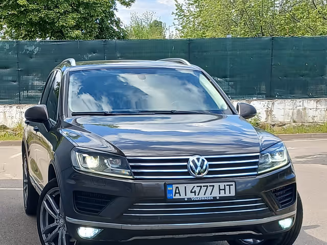 Volkswagen Touareg - фото 2