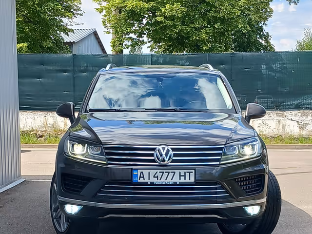 Volkswagen Touareg - фото 1