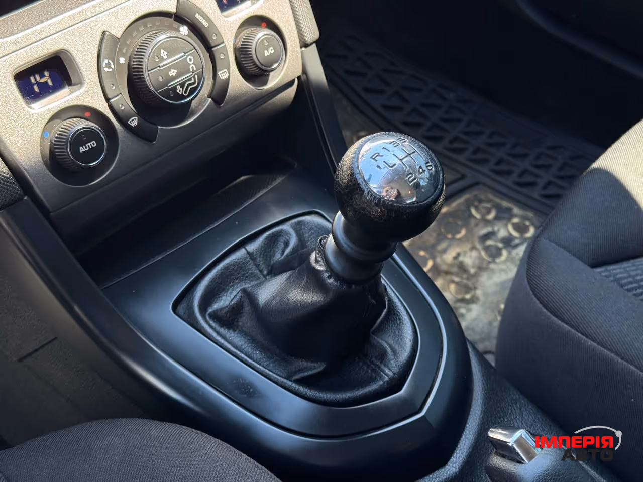 Peugeot 308 - фото 11