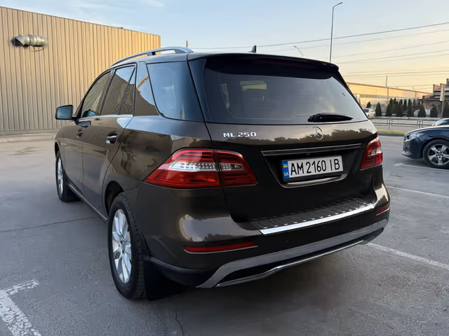 Mercedes-Benz M-Класс - фото 5
