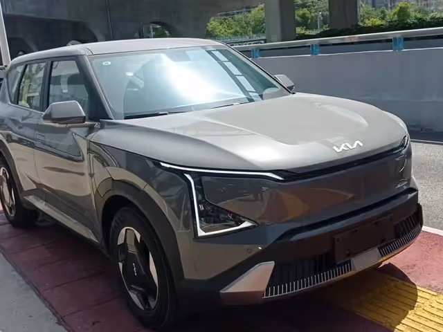 Kia EV5 - фото 1