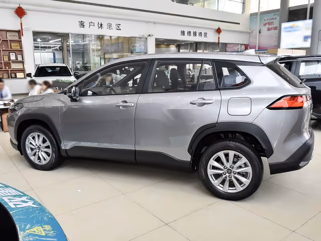 Toyota Corolla Cross - фото 4