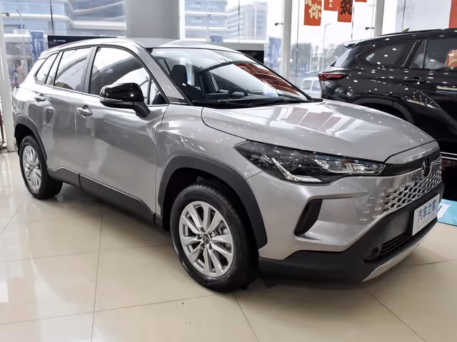 Toyota Corolla Cross - фото 3