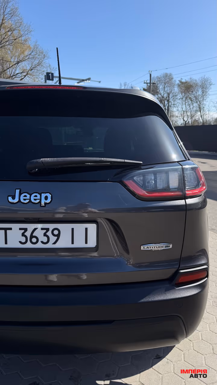 Jeep Cherokee - фото 7
