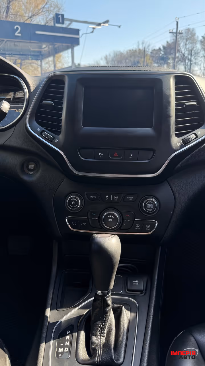 Jeep Cherokee - фото 21
