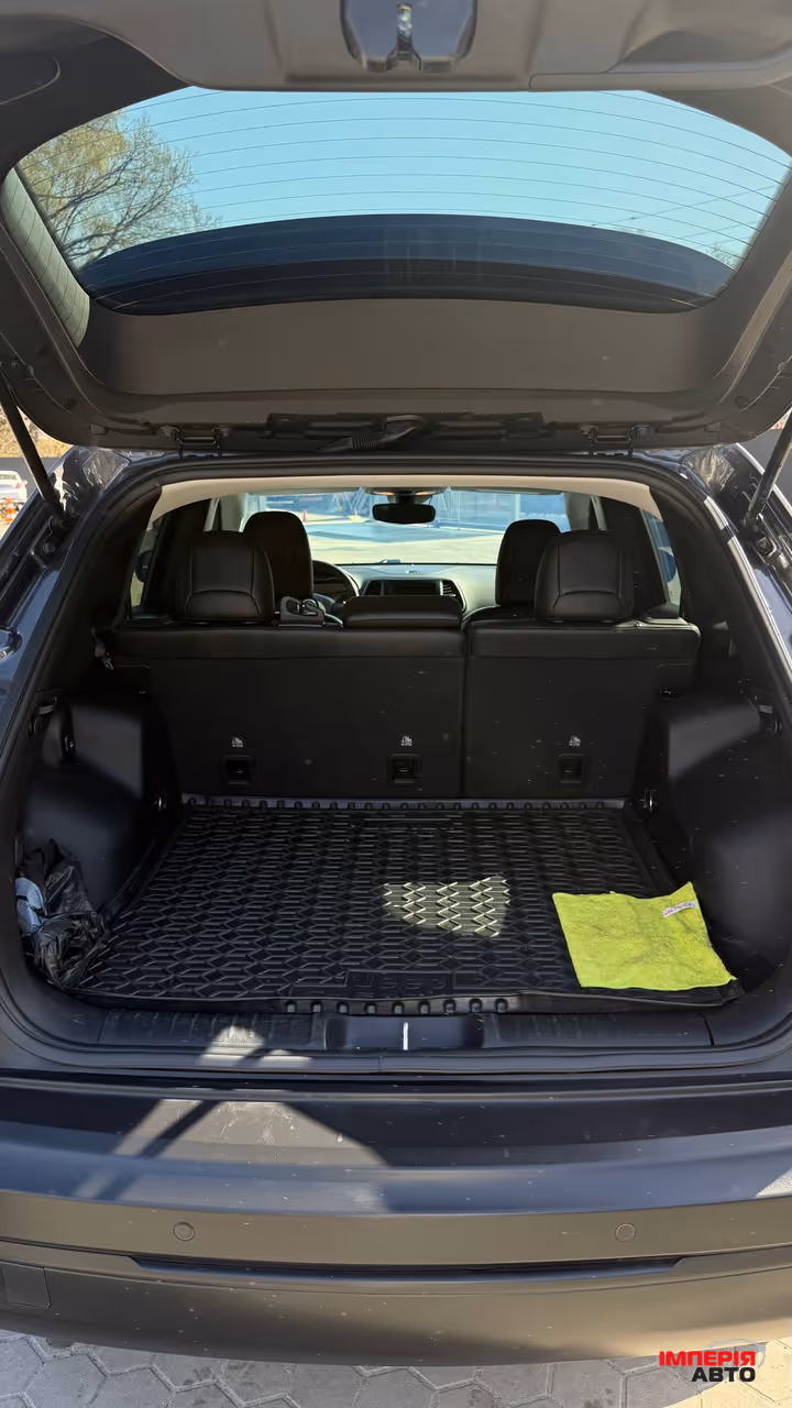 Jeep Cherokee - фото 18