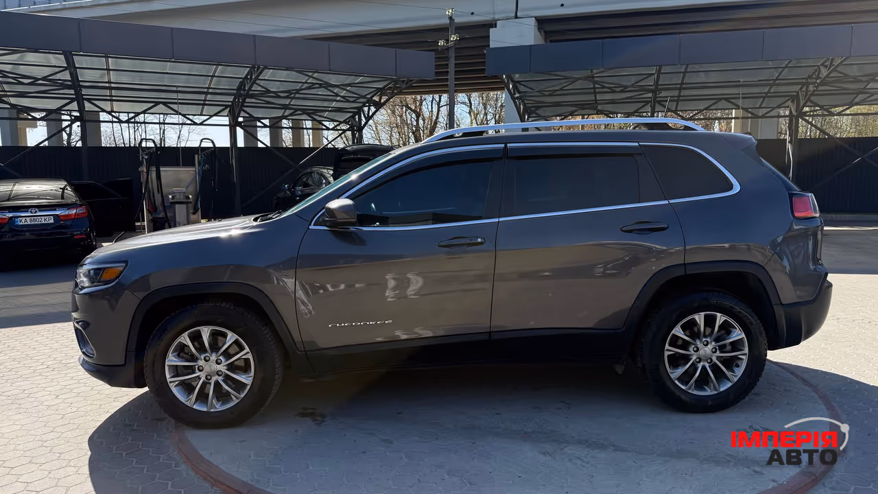 Jeep Cherokee - фото 9