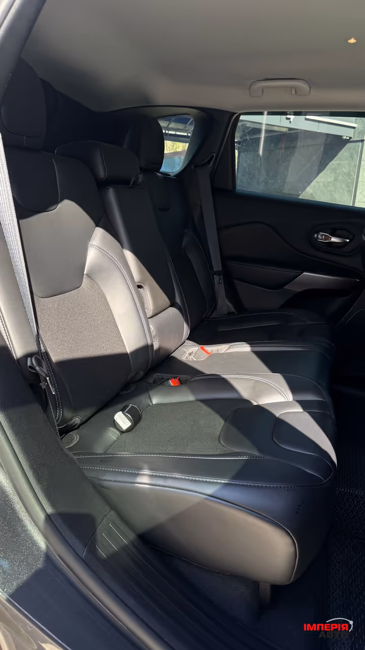 Jeep Cherokee - фото 17