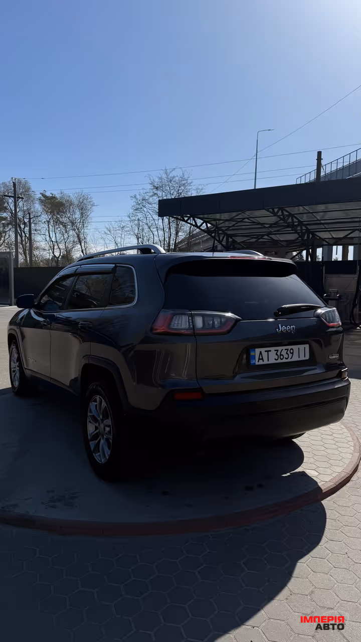 Jeep Cherokee - фото 10