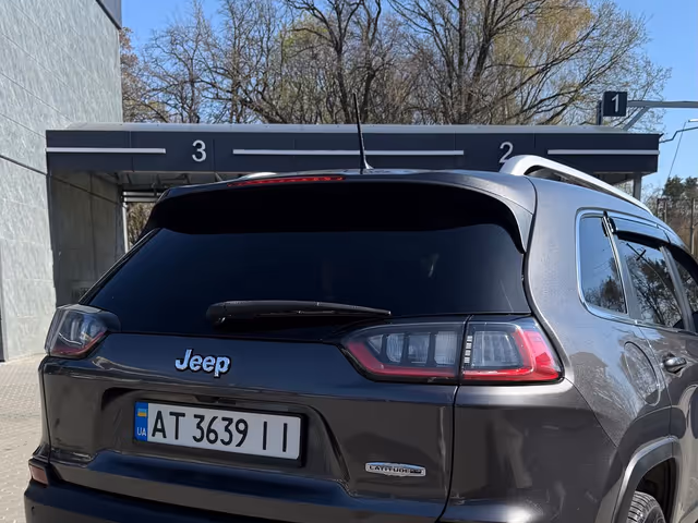 Jeep Cherokee - фото 5