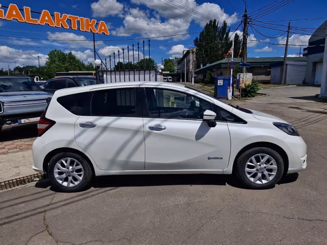 Nissan Note - фото 4