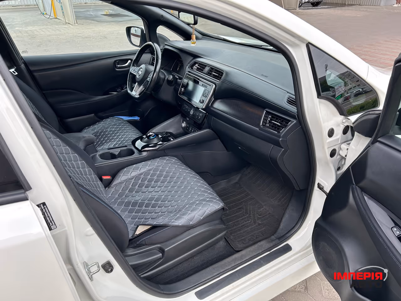 Nissan Leaf - фото 9