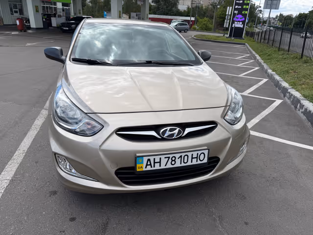 Hyundai Accent - фото 5