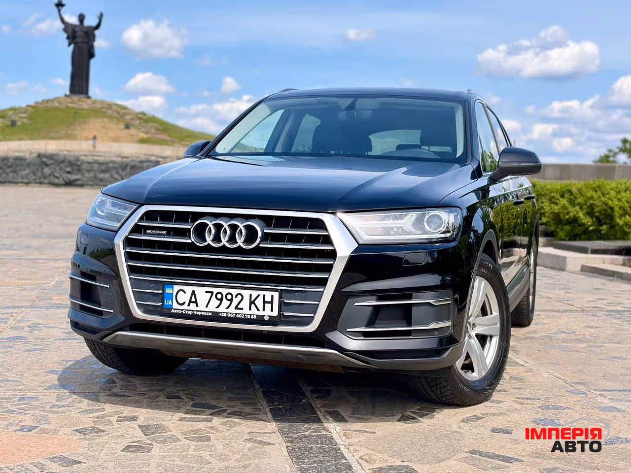 Audi Q7 - фото 2