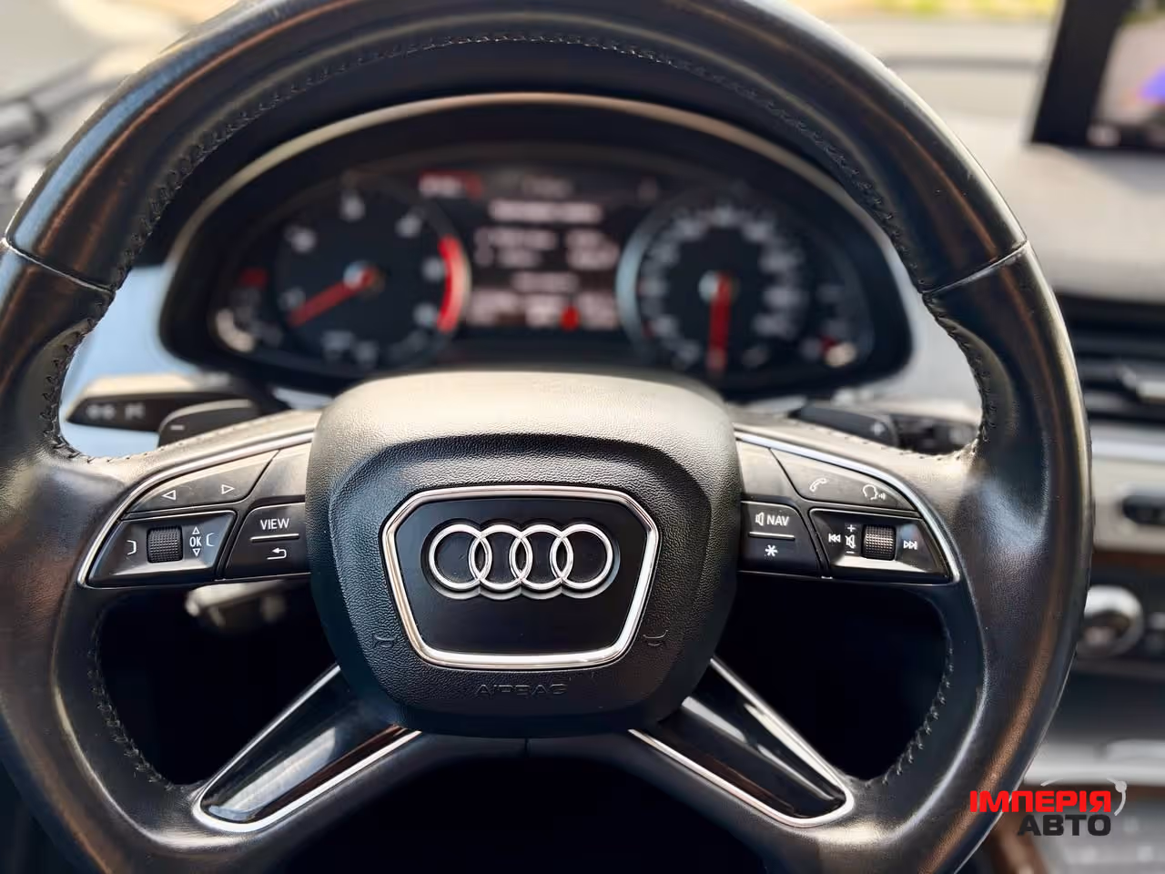 Audi Q7 - фото 35