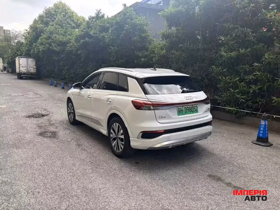 Audi Q4 e-tron - фото 4
