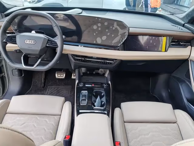 Audi Q6 e-tron - фото 4