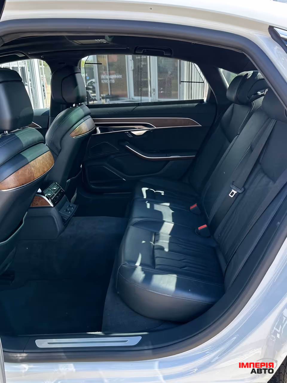 Audi A8 - фото 17