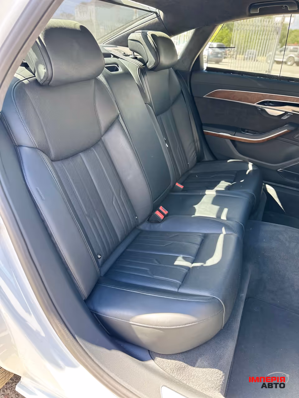 Audi A8 - фото 14