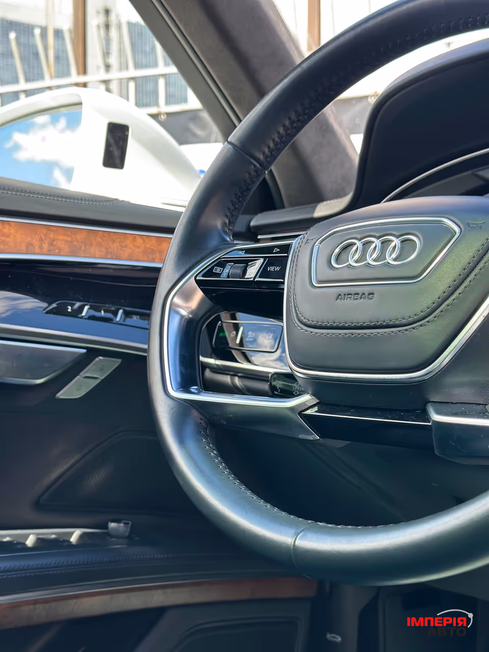 Audi A8 - фото 13