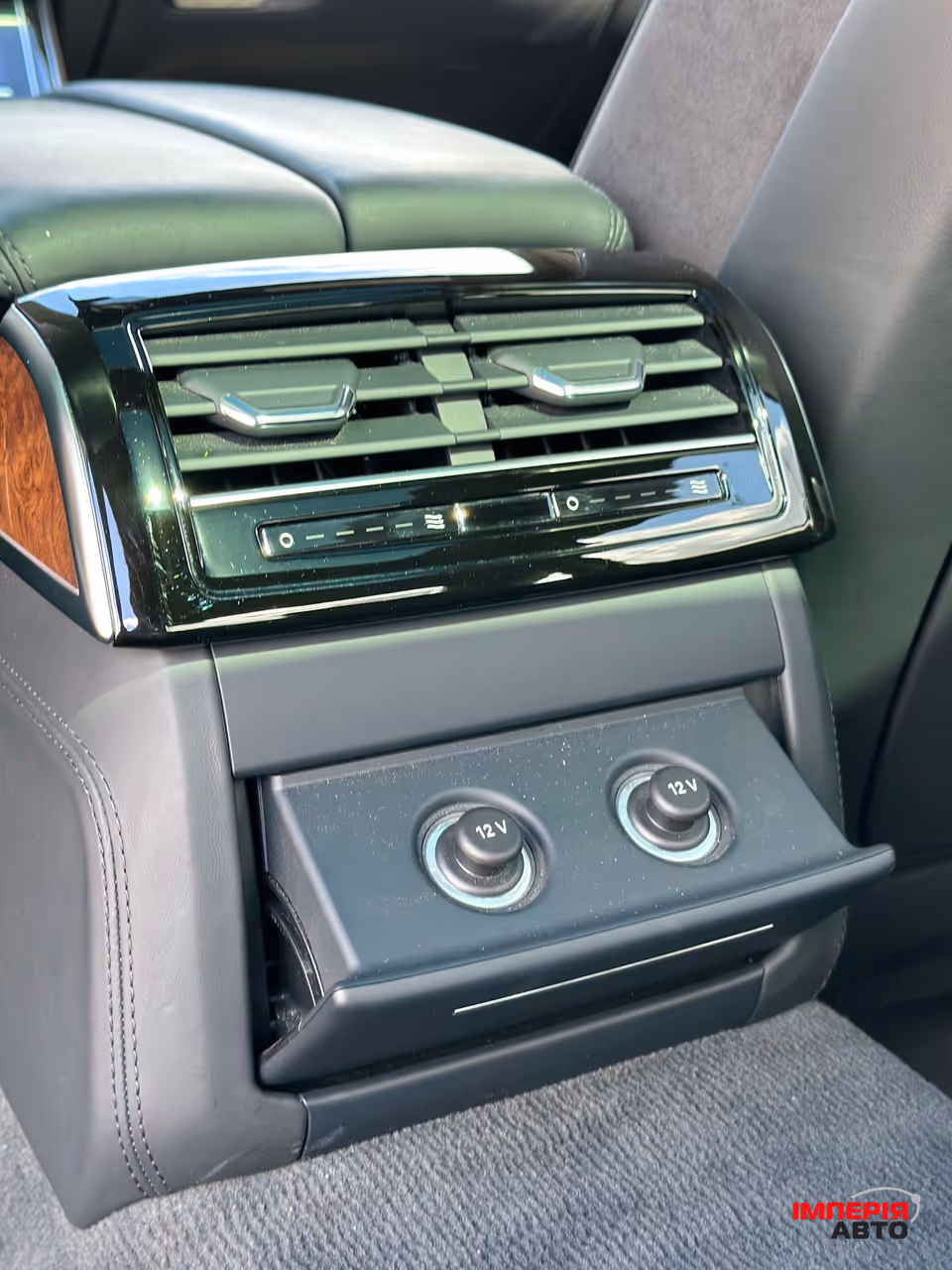 Audi A8 - фото 18