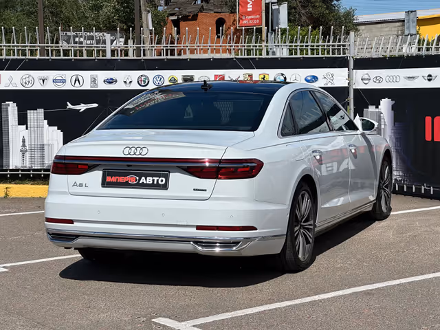 Audi A8 - фото 4