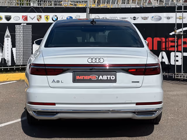 Audi A8 - фото 5