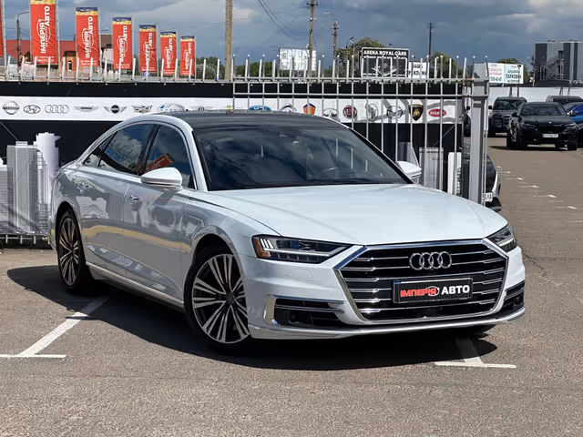 Audi A8 - фото 3