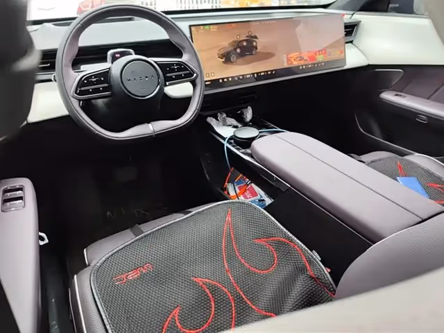 Mazda EZ-60 - фото 5
