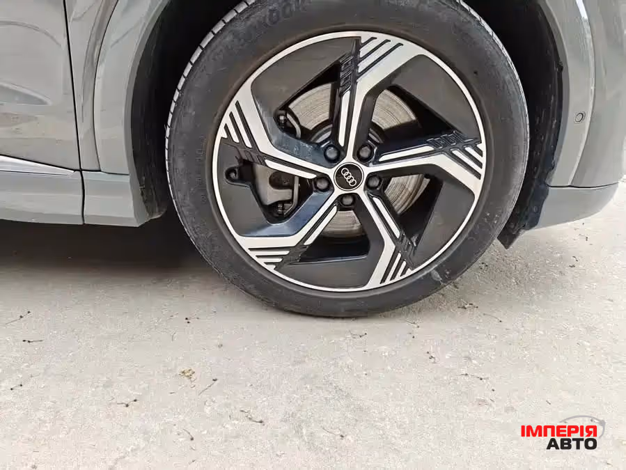 Audi Q4 e-tron - фото 4