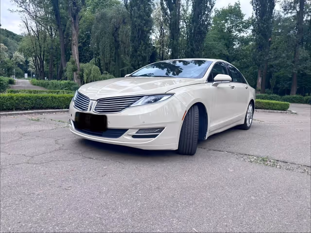 Lincoln MKZ - фото 2