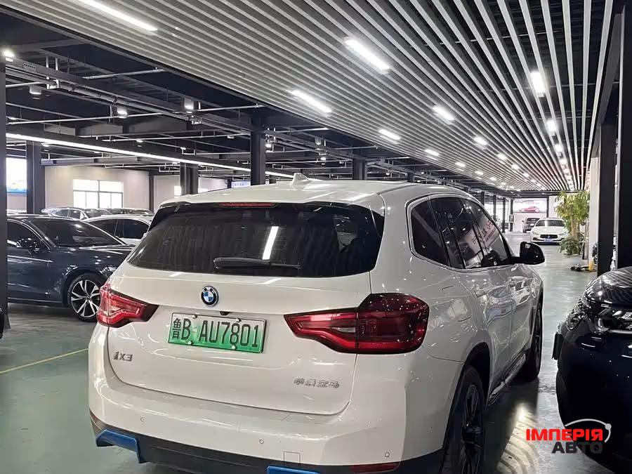 BMW iX3 - фото 2