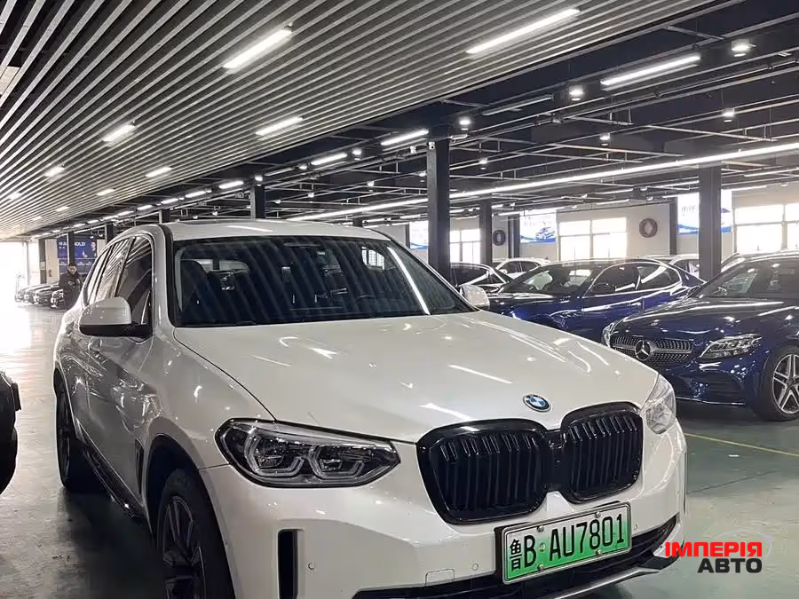 BMW iX3 - фото 1