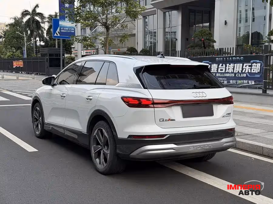 Audi Q5 e-tron - фото 9