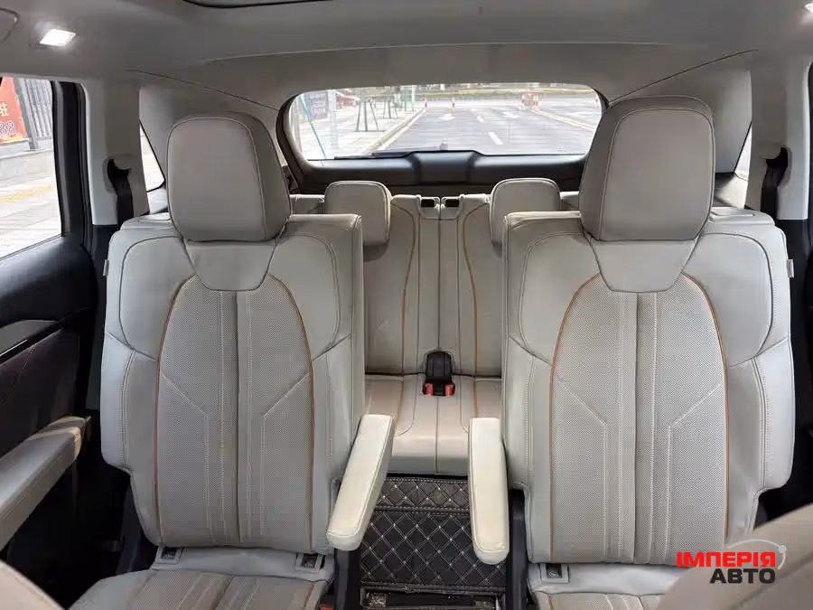 Audi Q5 e-tron - фото 11