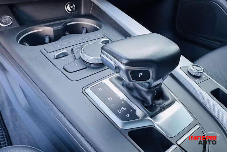 Audi A4 - фото 27