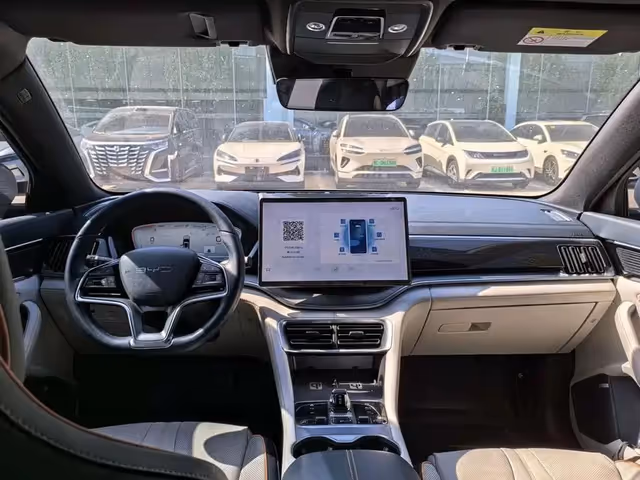 BYD Song Plus - фото 2
