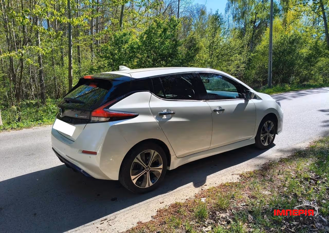 Nissan Leaf - фото 4