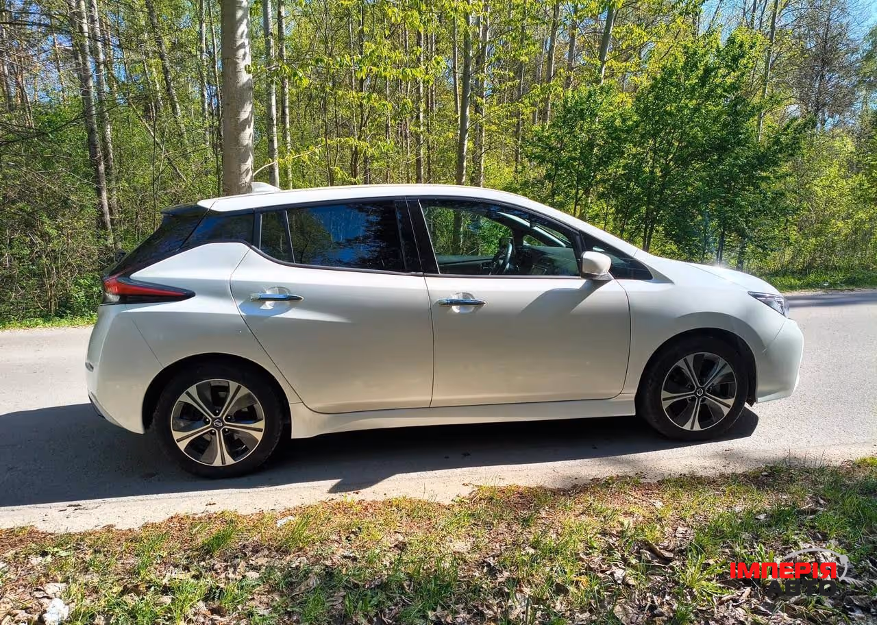 Nissan Leaf - фото 3