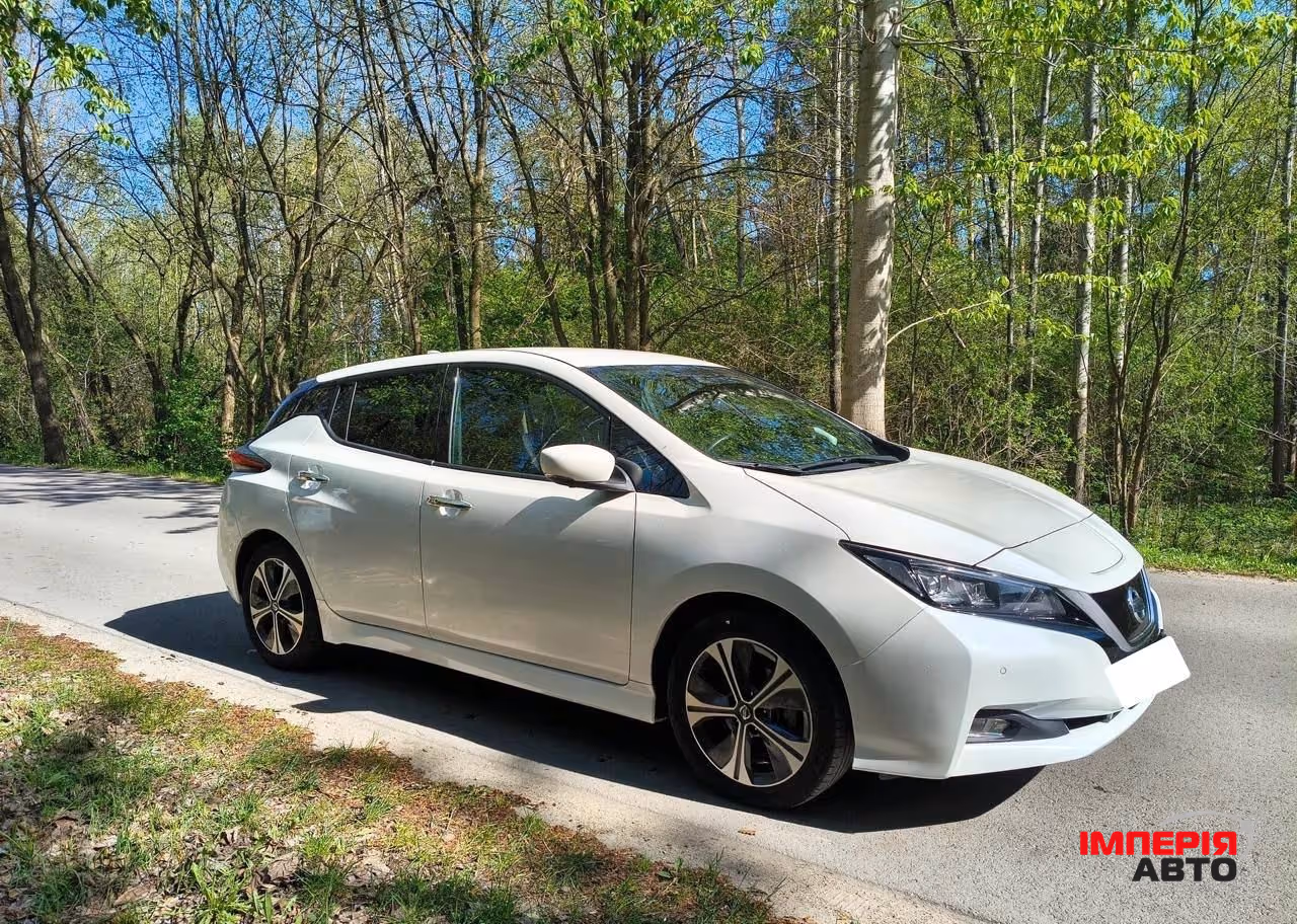 Nissan Leaf - фото 2