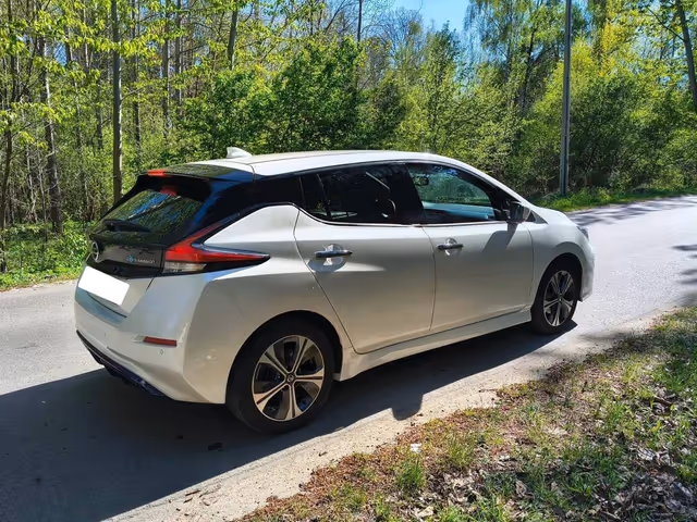 Nissan Leaf - фото 4