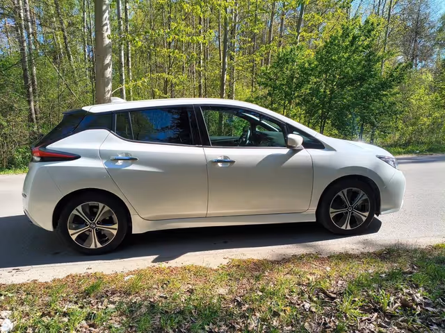 Nissan Leaf - фото 3
